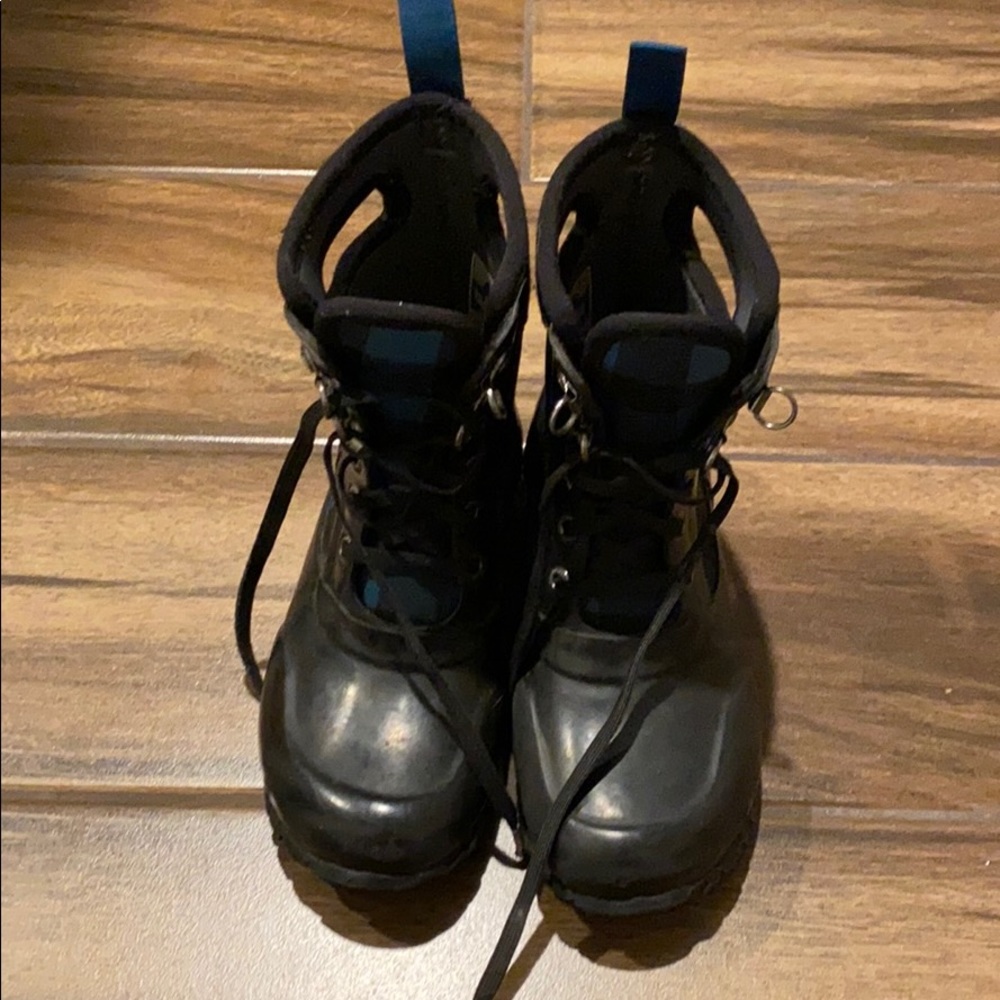 Bogs Sidney lace boots